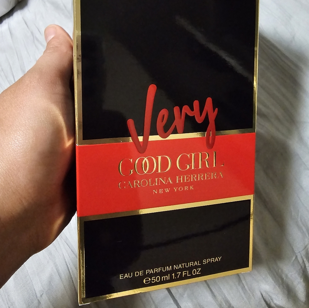 Very Good Girl Perfume